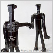 robots shaking hand