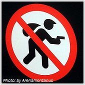 criminal warning sign
